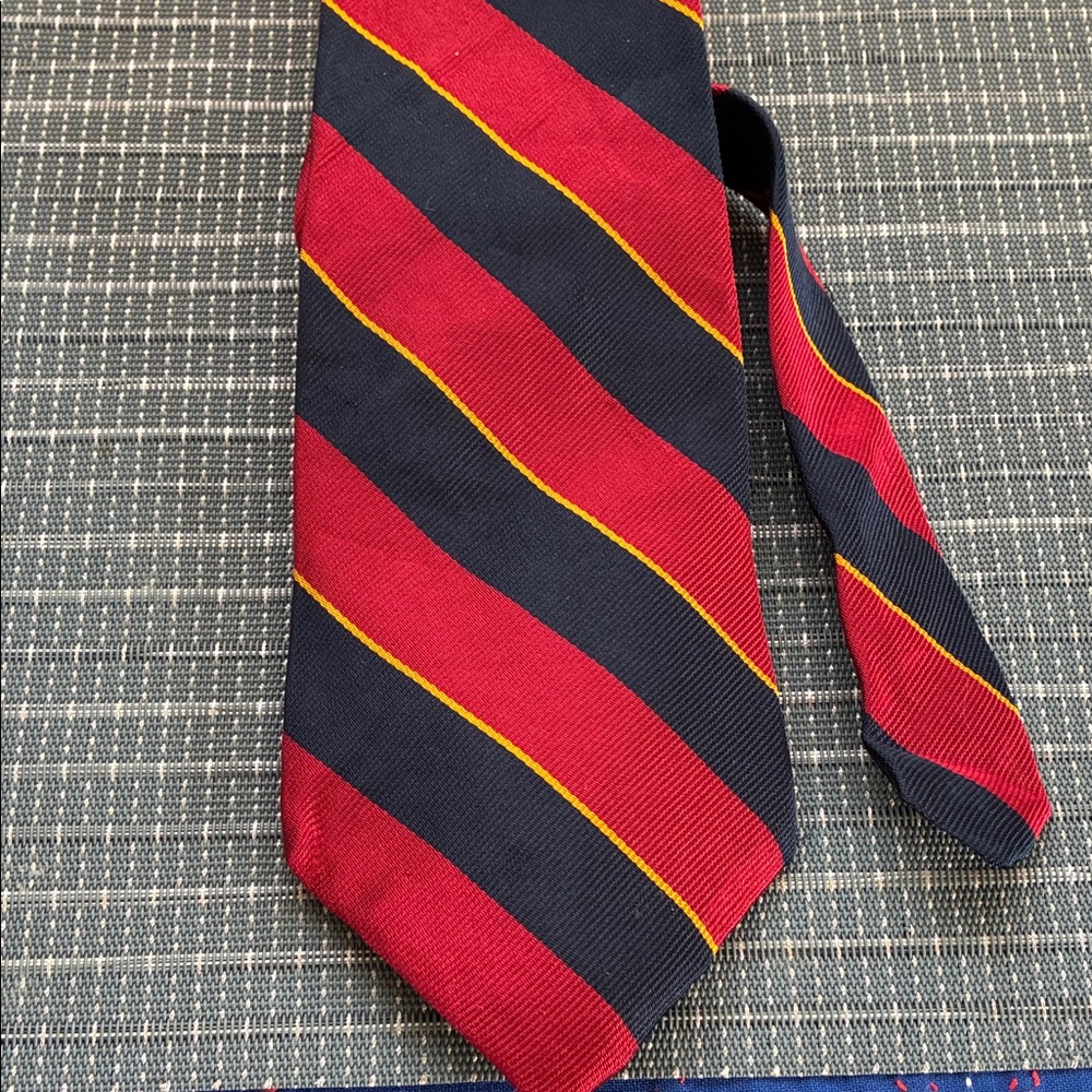 Windsor Classic Striped Red and Black Tie